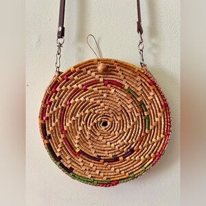 *New* Round woven basket-style crossbody purse